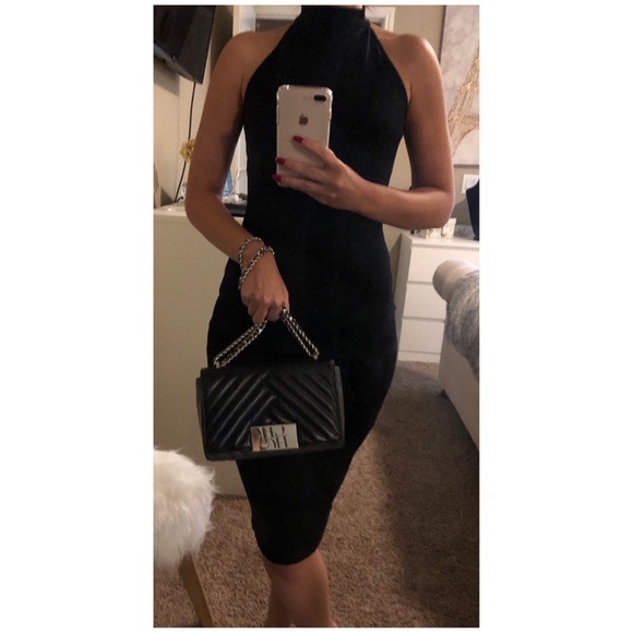 SOLD!! Auth Carolina Herrera Quilted bag - Picture 2 of 6